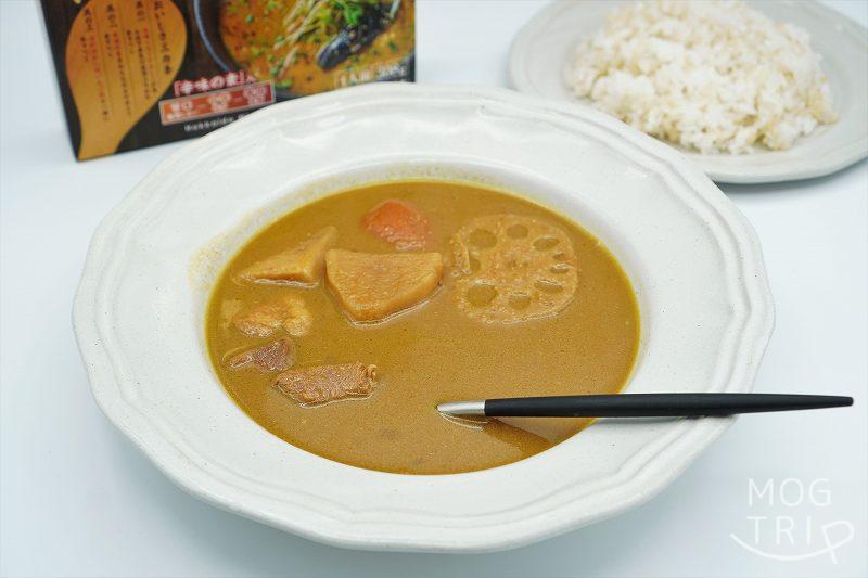 北海道味噌スープカレー｜Spice＆mill　お皿に盛り付けた様子