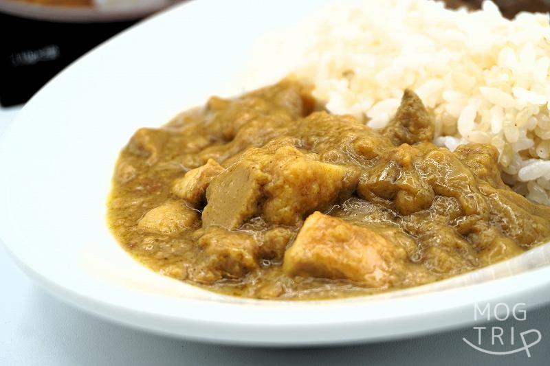 レストラン五島軒「あいがけカレー」明治のカレー