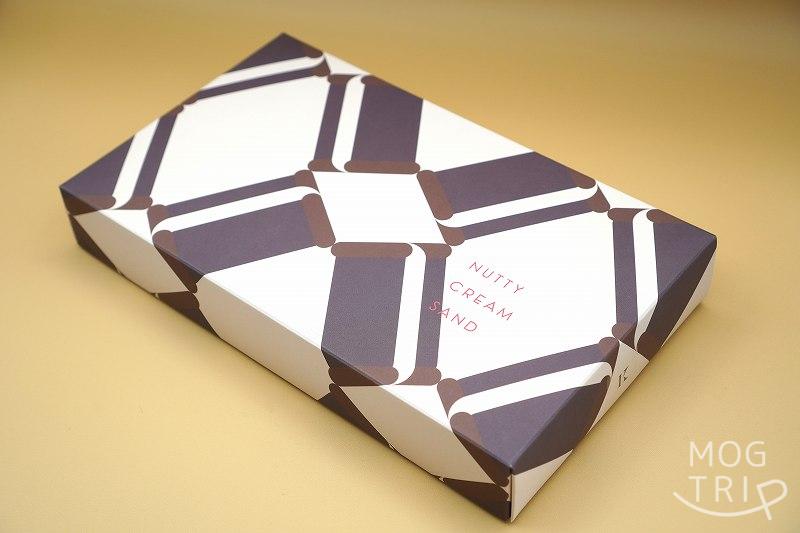 ナッティクリームサンドの外箱