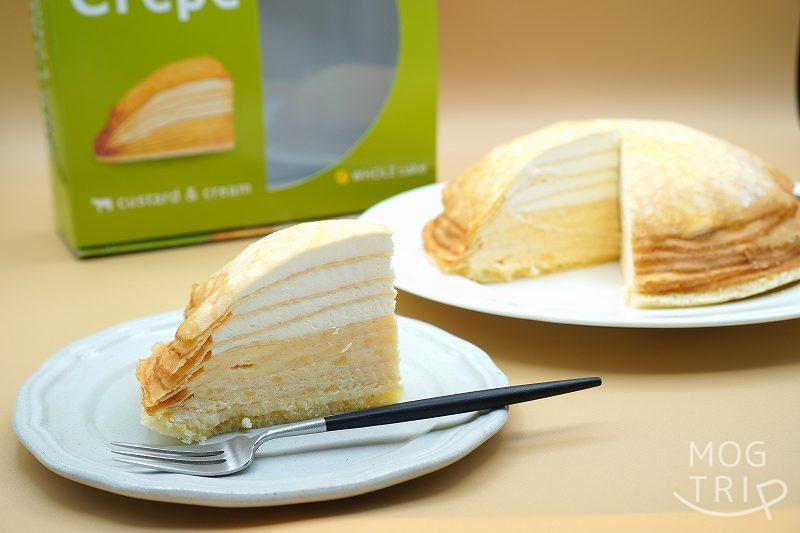 牧家のミルクレープをカットした様子