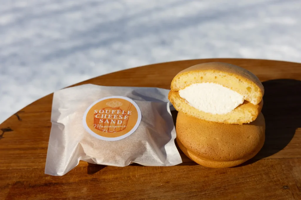 フェルムラテール美瑛の「スフレチーズサンド」
